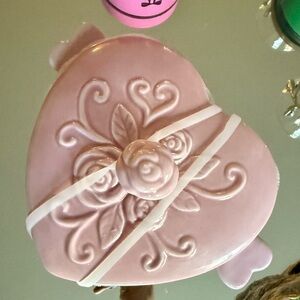 Pink Heart-Shaped ceramic mini dutch oven with lid